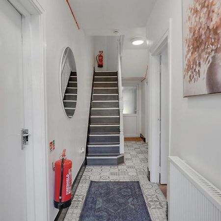 Comfy Double En-Suite Room In Barking Barking  Eksteriør bilde
