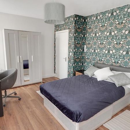 Comfy Double En-Suite Room In Barking Barking  Eksteriør bilde